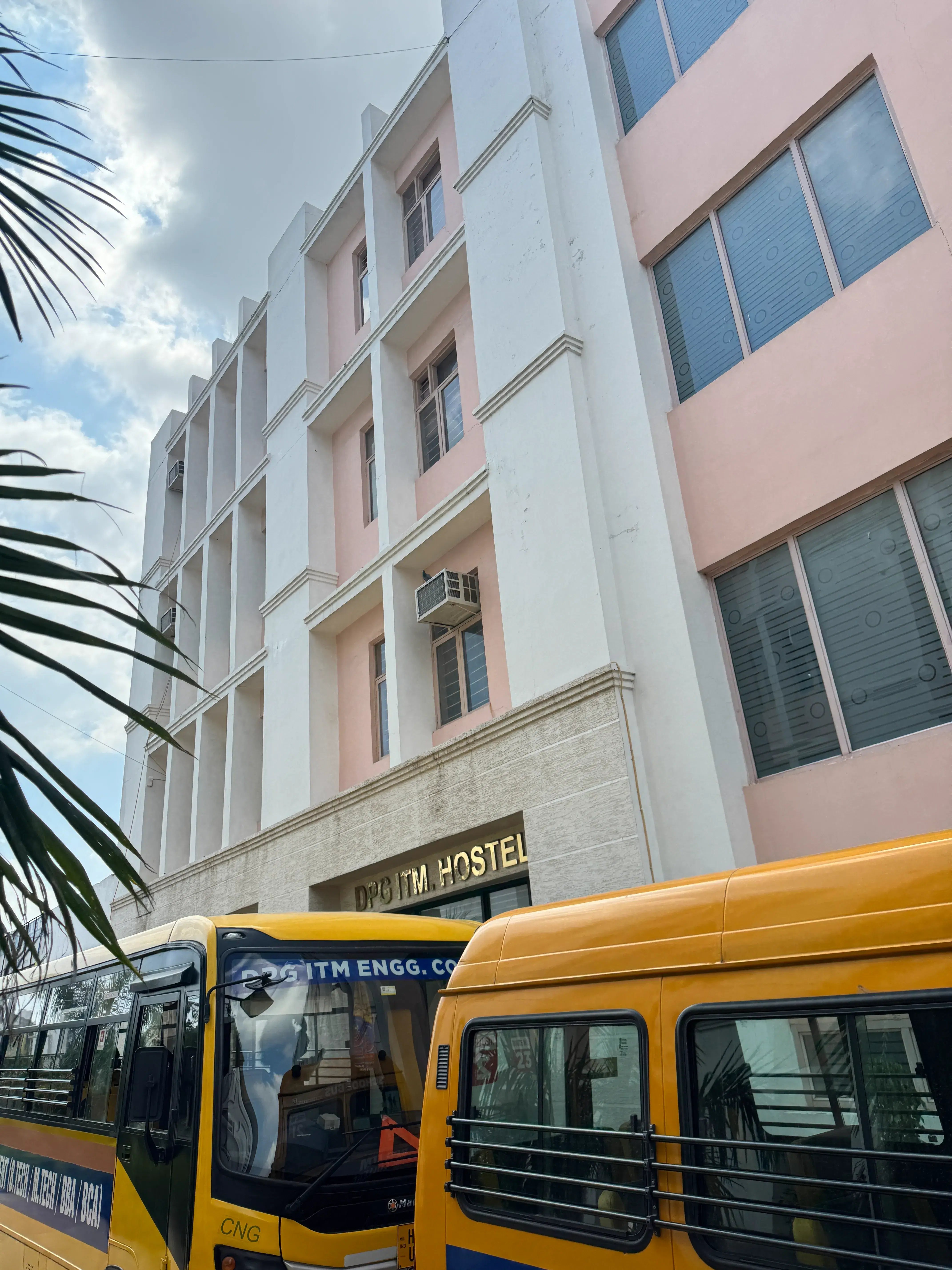 DPG Degree College Gurgaon hostel photo 1